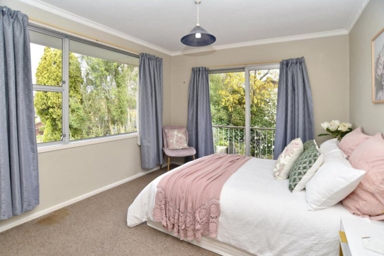 Photo of property in 36 Highfield Place, Avonhead, Christchurch, 8042