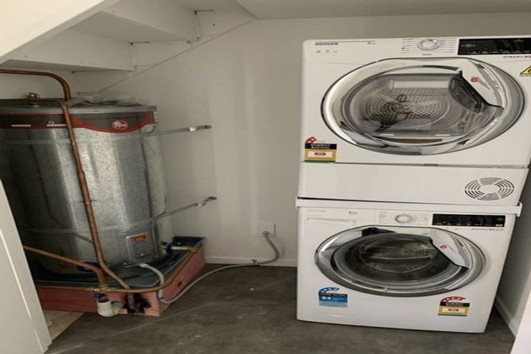 Photo of property in 11u4 Edgecumbe Street, Whitiora, Hamilton, 3200