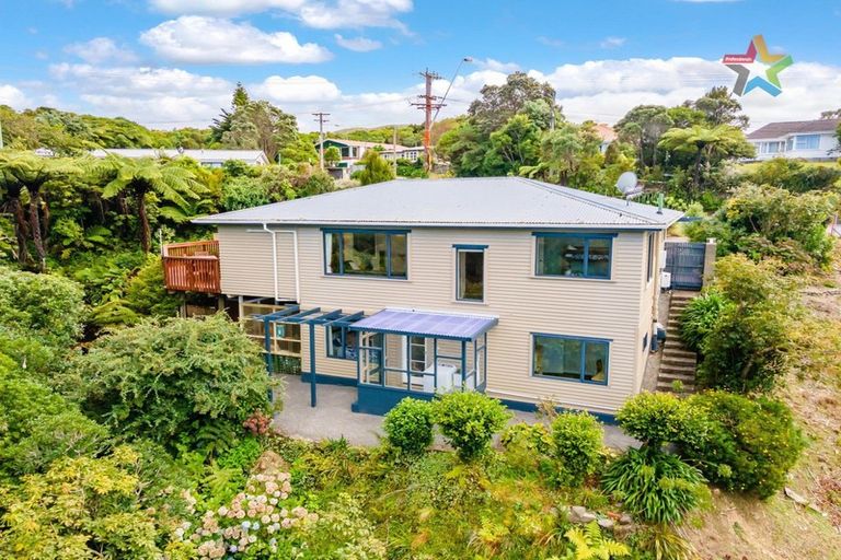 Photo of property in 188 Miromiro Road, Normandale, Lower Hutt, 5010