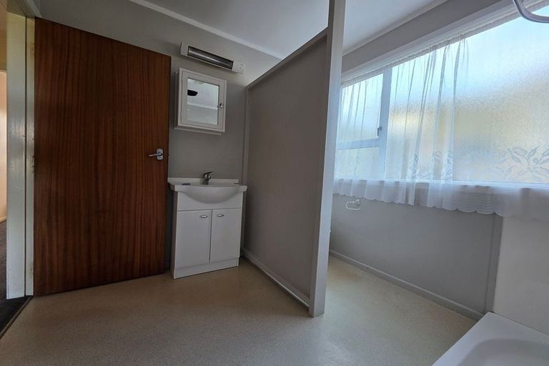 Photo of property in 68 Montreal Grove, Kingston, Wellington, 6021