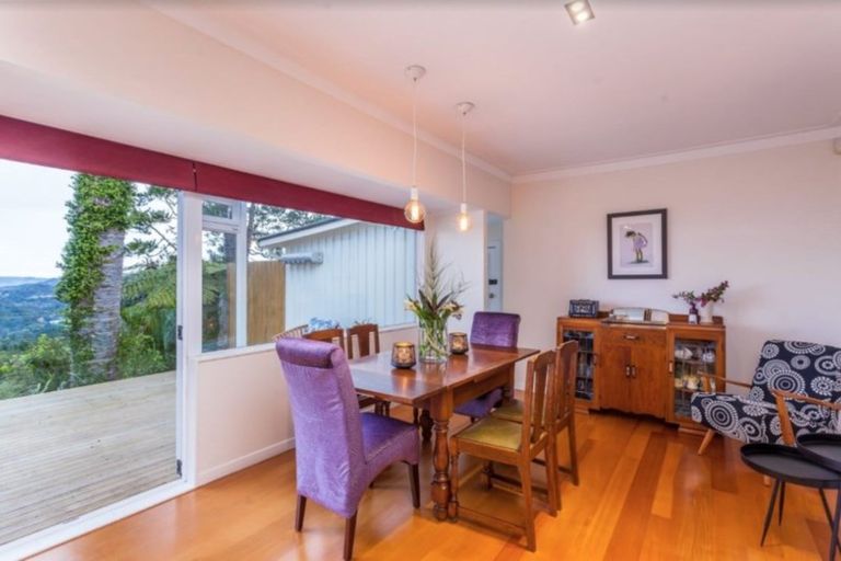 Photo of property in 114 Scenic Drive, Titirangi, Auckland, 0604