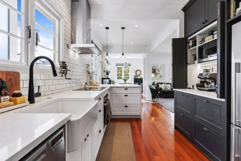 Photo of property in 63 Sylvia Road, Hillcrest, Auckland, 0627