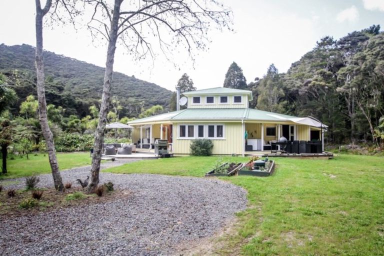 Photo of property in 2 Manawaora Road, Russell, 0272