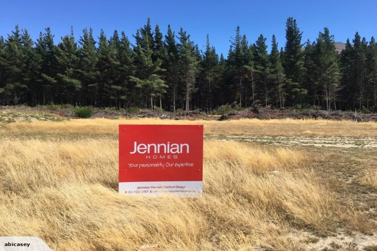 Photo of property in 18 Isthmus Place, Lake Hawea, 9382