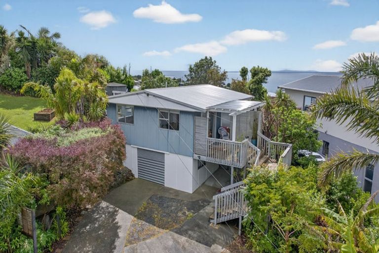 Photo of property in 11 Kendale Drive, Leigh, 0985