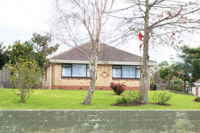 Photo of property in 12 Graeme Avenue, Mangere East, Auckland, 2024