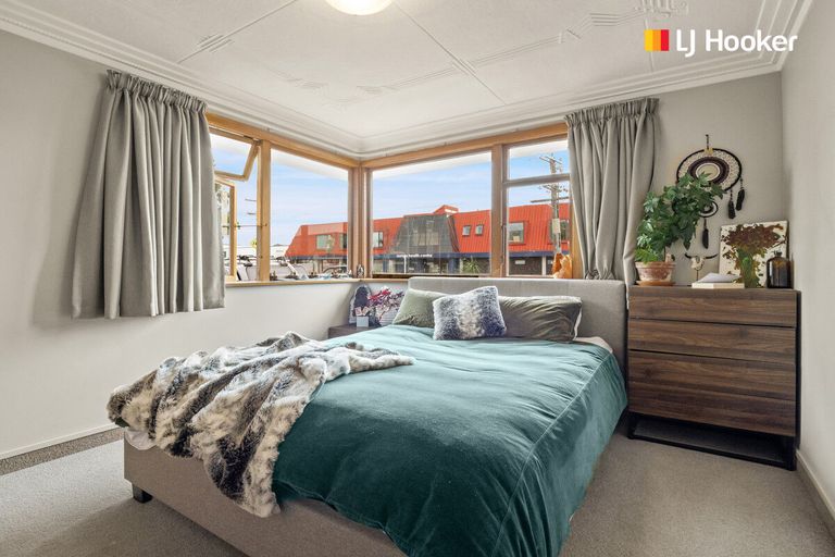 Photo of property in 73 Macandrew Road, South Dunedin, Dunedin, 9012