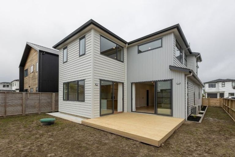 Photo of property in 29 Toanui Road, Hobsonville, Auckland, 0616