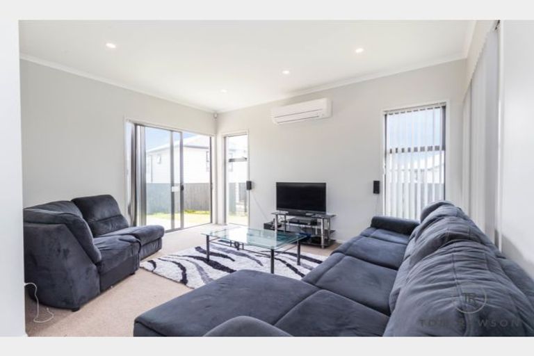 Photo of property in 13 Hirimate Place, Flat Bush, Auckland, 2019