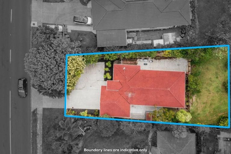 Photo of property in 31 Makora Road, Massey, Auckland, 0614