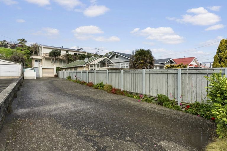 Photo of property in 97 The Parade, Island Bay, Wellington, 6023