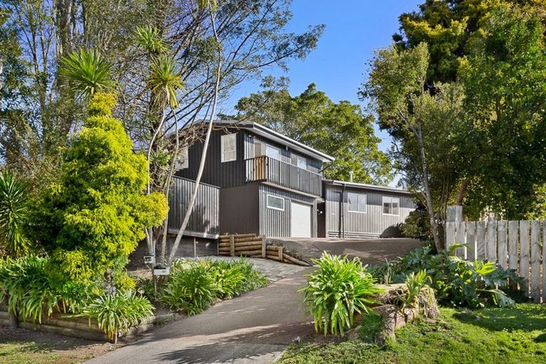 Photo of property in 107 Konini Road, Titirangi, Auckland, 0604
