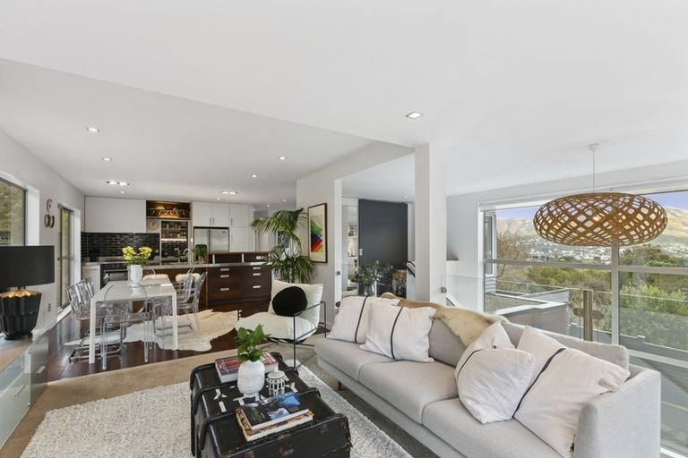 Photo of property in 32 Torwood Road, Khandallah, Wellington, 6035