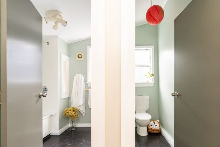 Photo of property in 19 Moir Street, Mount Victoria, Wellington, 6011