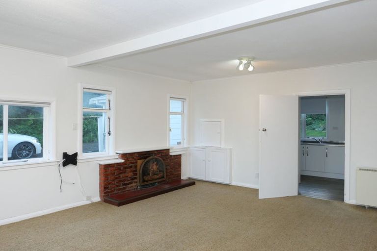 Photo of property in 61 Tutere Street, Waikanae Beach, Waikanae, 5036