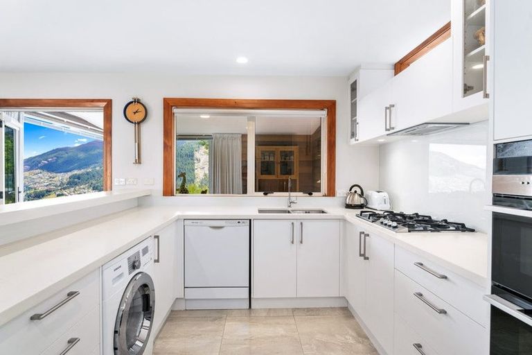Photo of property in 25b Vancouver Drive, Queenstown, 9300