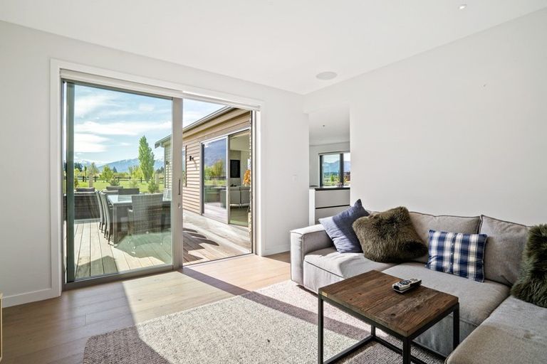 Photo of property in 4 Mcdonald Street, Wanaka, 9305