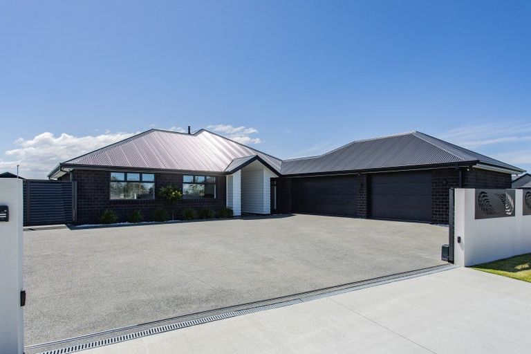 Photo of property in 12 Goldie Drive, Rangiora, 7400