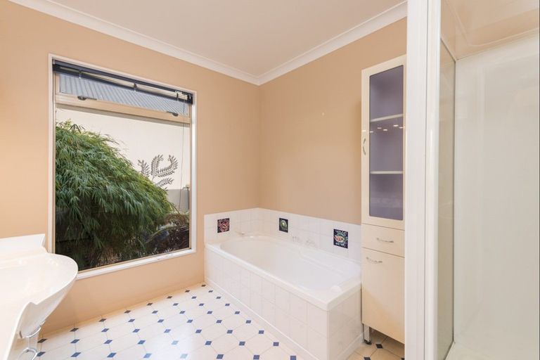 Photo of property in 12 Magnolia Place, Richmond, 7020