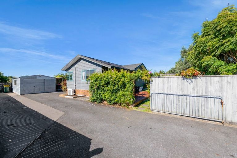 Photo of property in 28b Poplar Grove, Whalers Gate, New Plymouth, 4310