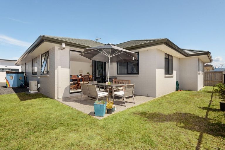 Photo of property in 14 Selliera Place, Papamoa Beach, Papamoa, 3118