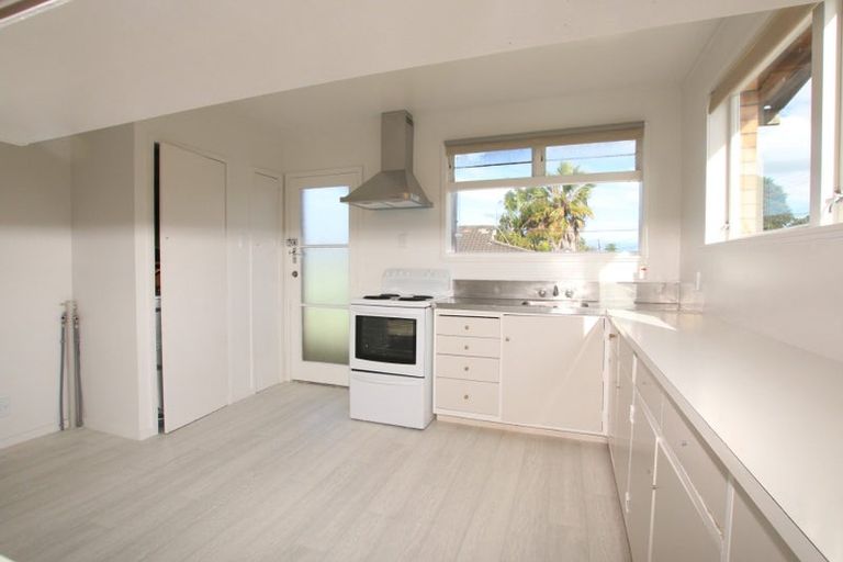 Photo of property in 1/74 Portage Road, New Lynn, Auckland, 0600