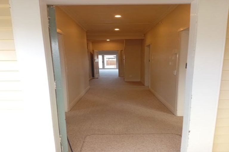 Photo of property in 40 Birdwood Road, Waterloo, Lower Hutt, 5011