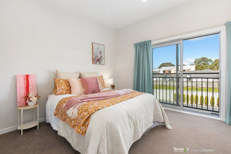 Photo of property in 32u2 Dr Taylor Terrace, Johnsonville, Wellington, 6037