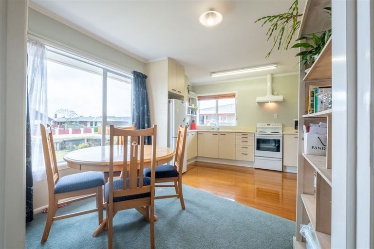 Photo of property in 32 Dunstan Crescent, Hornby, Christchurch, 8042