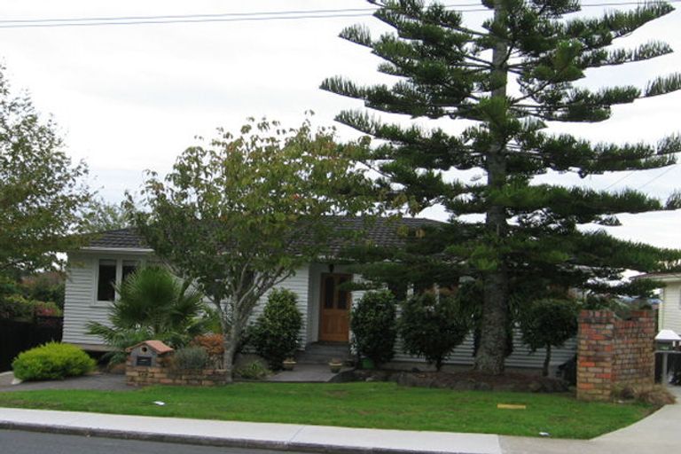 Photo of property in 2/116 Sandspit Road, Shelly Park, Auckland, 2014