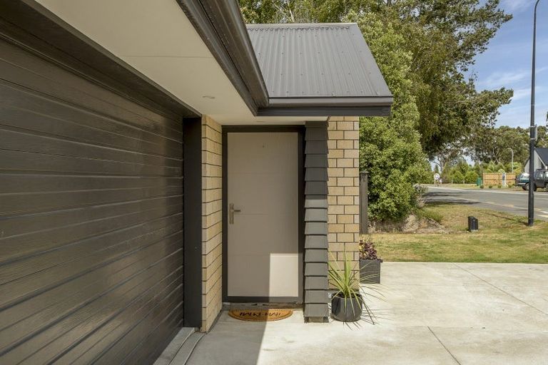 Photo of property in 17 Dynes Road, Rolleston, 7615