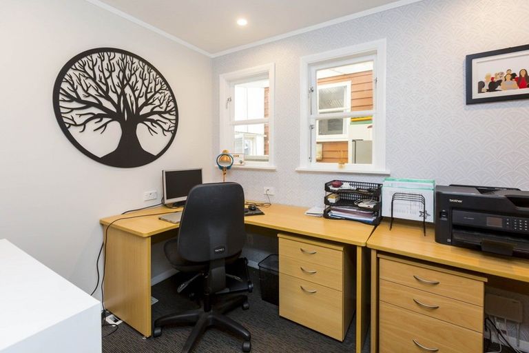 Photo of property in 33 Montgomery Street, Stokes Valley, Lower Hutt, 5019