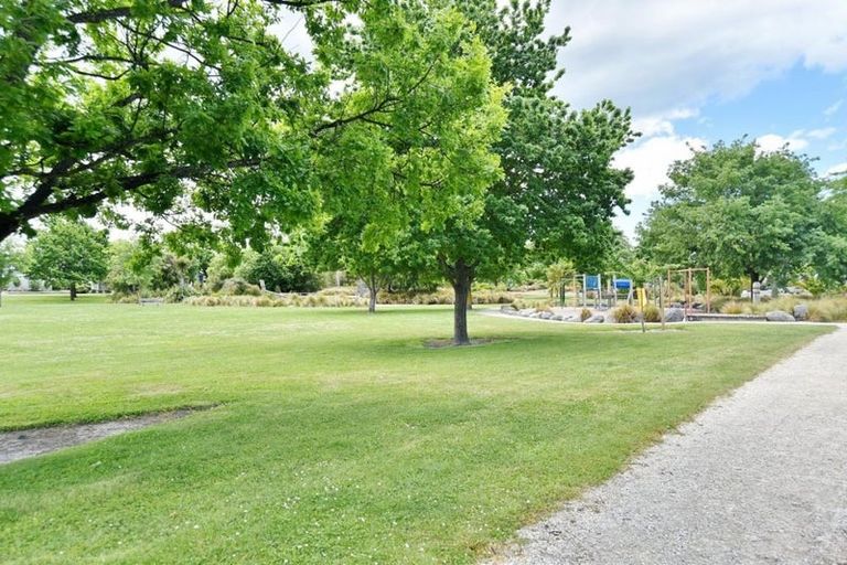 Photo of property in 14 Titirangi Crescent, Parklands, Christchurch, 8083
