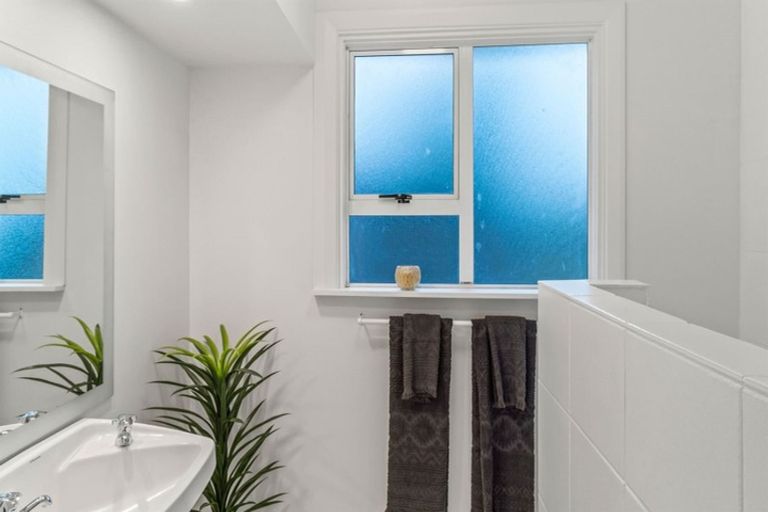 Photo of property in 21 Marriotts Road, North New Brighton, Christchurch, 8083