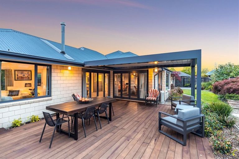 Photo of property in 8 Bernadette Street, Aidanfield, Christchurch, 8025
