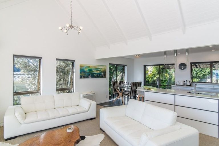Photo of property in 82 Marine Parade, Paraparaumu Beach, Paraparaumu, 5032