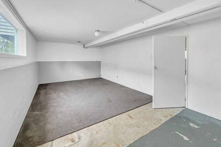 Photo of property in 1/44 Old Lake Road, Narrow Neck, Auckland, 0624