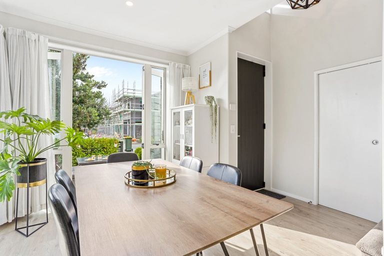 Photo of property in 73 Glidepath Road, Hobsonville, Auckland, 0616