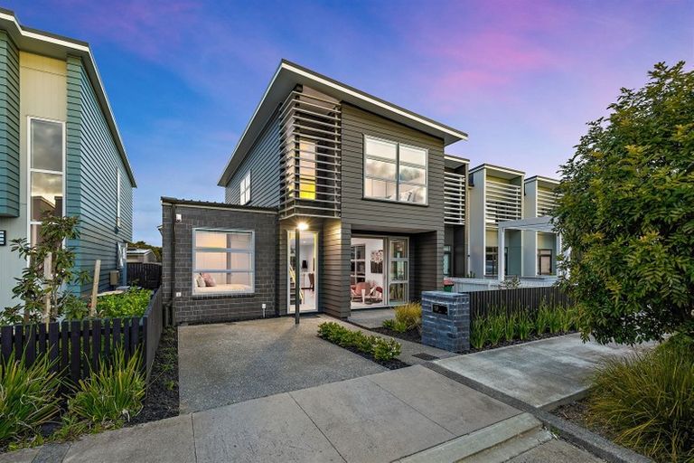 Photo of property in 19 Spotted Dove Road, Hobsonville, Auckland, 0616