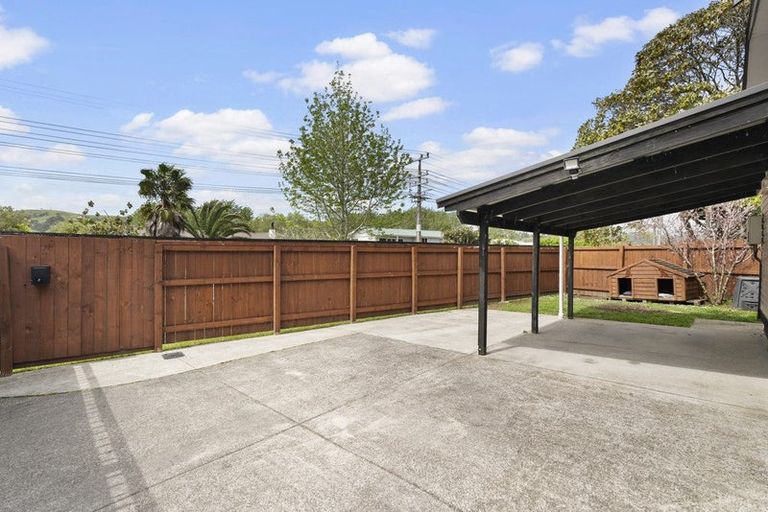 Photo of property in 3/69 Awaroa Road, Helensville, 0800