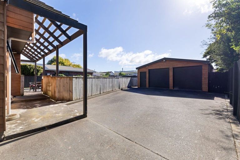 Photo of property in 16 Gladys Place, Kelvin Grove, Palmerston North, 4414