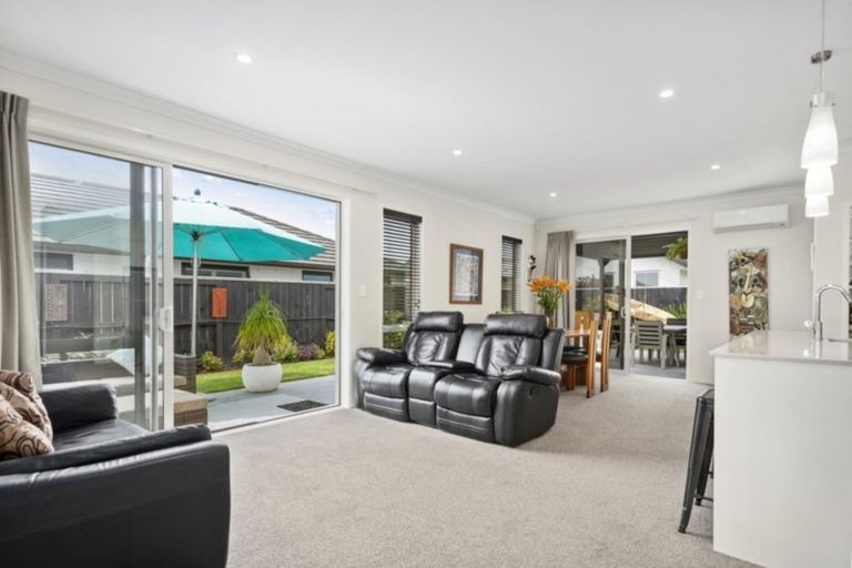 Photo of property in 77 Sandhurst Drive, Papamoa Beach, Papamoa, 3118