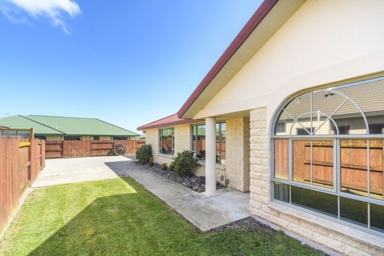 Photo of property in 72 Parnell Heights, Kelvin Grove, Palmerston North, 4414