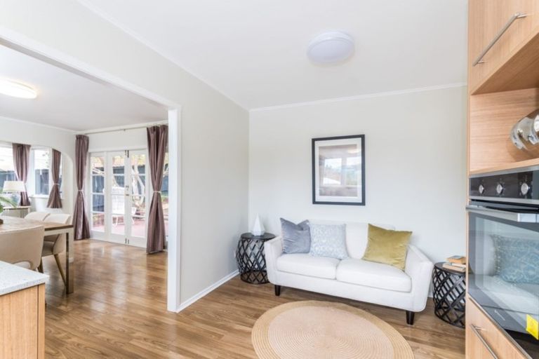 Photo of property in 75 Selwyn Crescent, Forrest Hill, Auckland, 0620