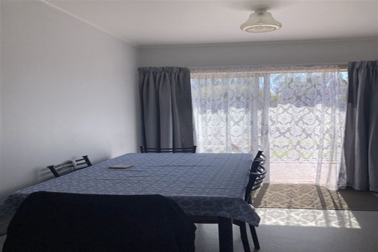 Photo of property in 4 Pomelo Road, Te Atatu South, Auckland, 0610