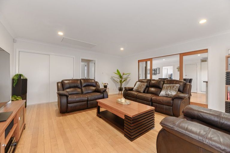 Photo of property in 54 Don Buck Road, Massey, Auckland, 0614