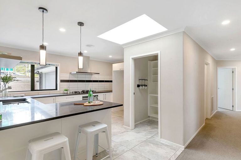 Photo of property in 117 Queen Charlotte Drive, Aotea, Porirua, 5024