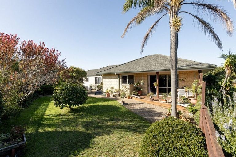 Photo of property in 14 Ohuirehe Road, Coastlands, Whakatane, 3120