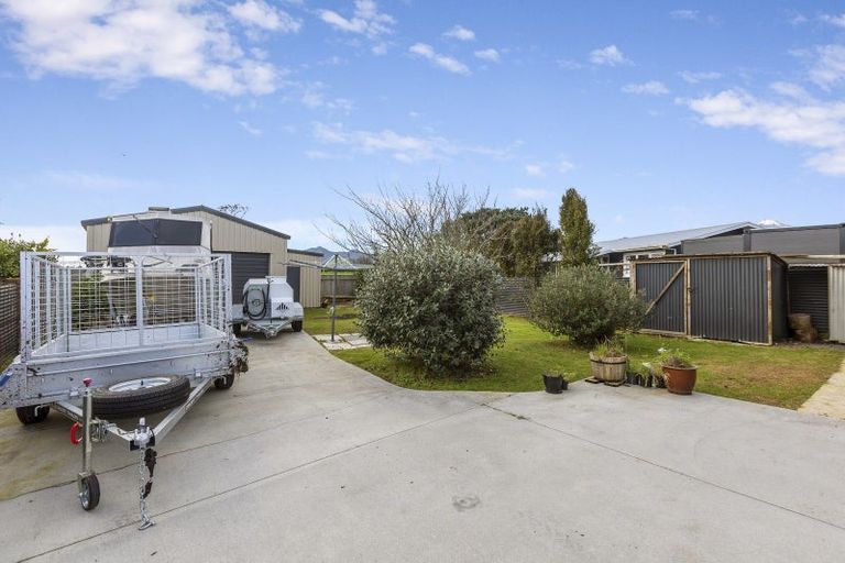 Photo of property in 15a Carthew Street, Okato, 4335