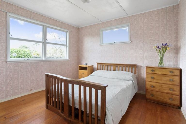 Photo of property in 63 Muir Avenue, Mangere Bridge, Auckland, 2022